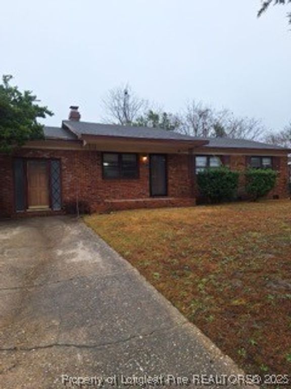 5704 Comstock Court, Fayetteville, NC 28303