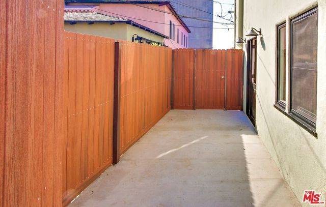 836 Hilldale Avenue, West Hollywood, CA 90069