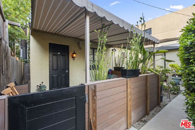 836 Hilldale Avenue, West Hollywood, CA 90069