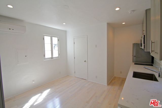 836 Hilldale Avenue, West Hollywood, CA 90069