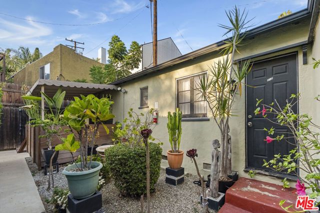 836 Hilldale Avenue, West Hollywood, CA 90069