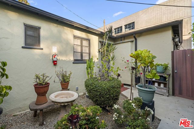 836 Hilldale Avenue, West Hollywood, CA 90069