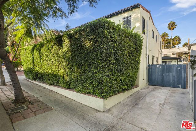 836 Hilldale Avenue, West Hollywood, CA 90069