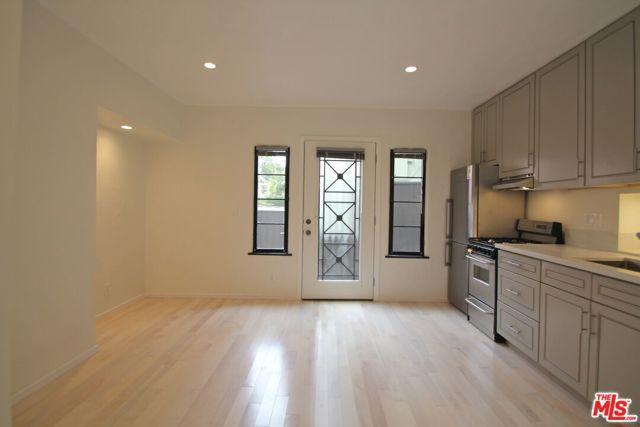 836 Hilldale Avenue, West Hollywood, CA 90069