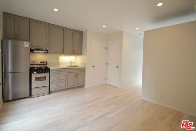 836 Hilldale Avenue, West Hollywood, CA 90069