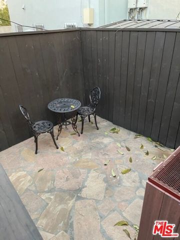 836 Hilldale Avenue, West Hollywood, CA 90069