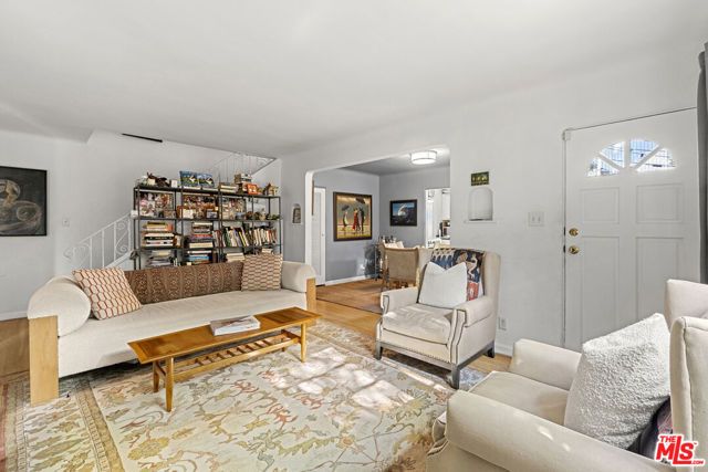 836 Hilldale Avenue, West Hollywood, CA 90069