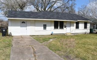 5963 Southwind Street, Houston, TX 77033
