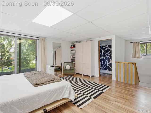 141 W Meyers Avenue, Hazel Park, MI 48030