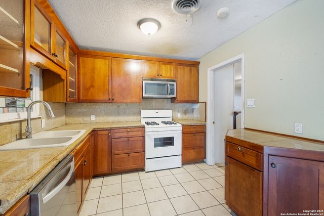 226 Covina, San Antonio, TX 78218