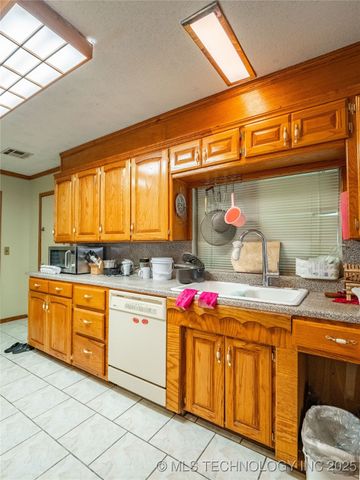 1800 Cardinal Lane, Mcalester, OK 74501