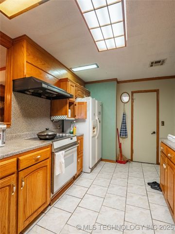 1800 Cardinal Lane, Mcalester, OK 74501