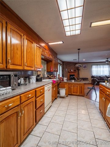 1800 Cardinal Lane, Mcalester, OK 74501