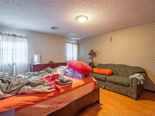 1800 Cardinal Lane, Mcalester, OK 74501