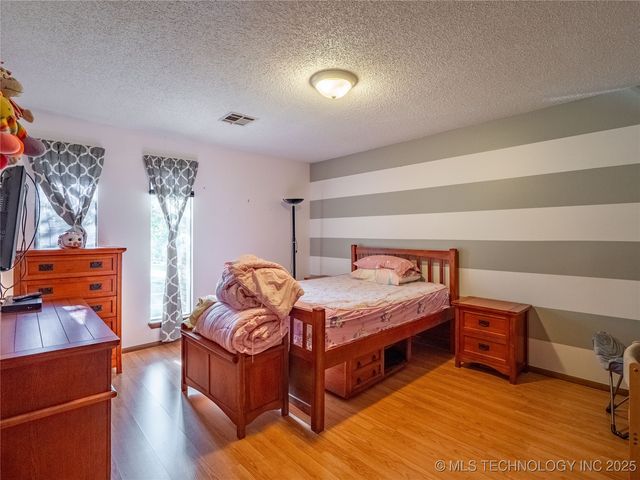 1800 Cardinal Lane, Mcalester, OK 74501