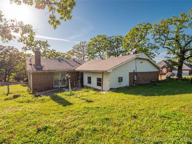 1800 Cardinal Lane, Mcalester, OK 74501