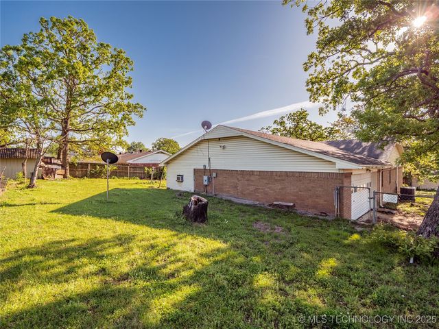 1800 Cardinal Lane, Mcalester, OK 74501