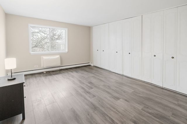 1004 N Mill Street 5-302, Naperville, IL 60563