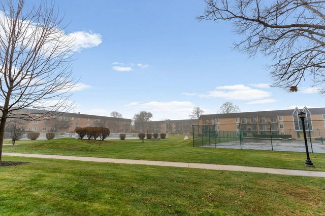 1004 N Mill Street 5-302, Naperville, IL 60563