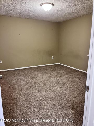 37 Atlantis Terrace, Freehold, NJ 07728