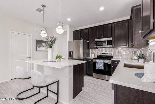 18181 W AVENIDA DEL SOL Drive, Surprise, AZ 85387