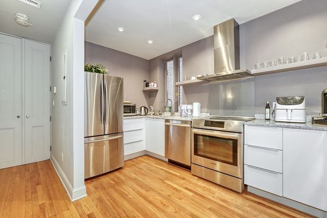 70 Clarendon St A, Boston, MA 02116