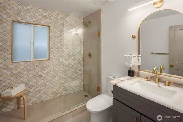 1016 NW 85th Street, Seattle, WA 98117