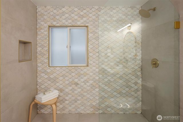 1016 NW 85th Street, Seattle, WA 98117