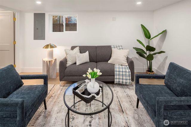 1016 NW 85th Street, Seattle, WA 98117