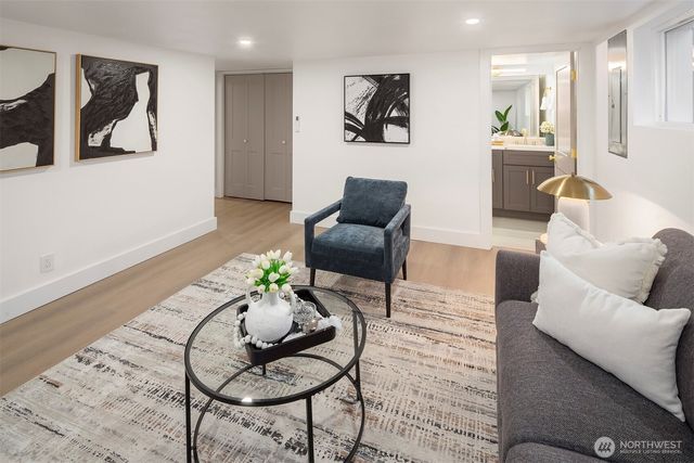 1016 NW 85th Street, Seattle, WA 98117