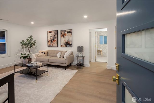 1016 NW 85th Street, Seattle, WA 98117