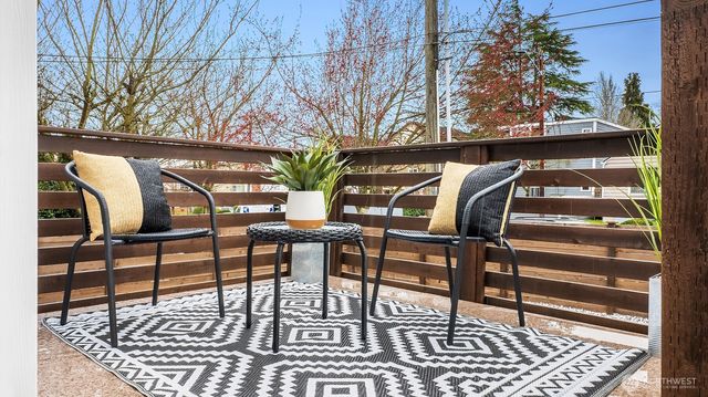 1016 NW 85th Street, Seattle, WA 98117