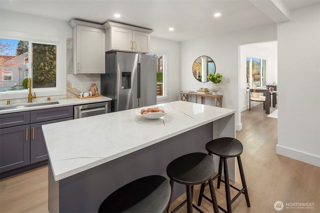 1016 NW 85th Street, Seattle, WA 98117