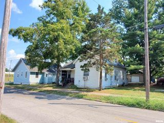 303 W SYCAMORE Street, Carbondale, IL 62901