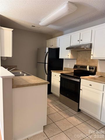 5009 OAK PASTURE Lane, Charlotte, NC 28269