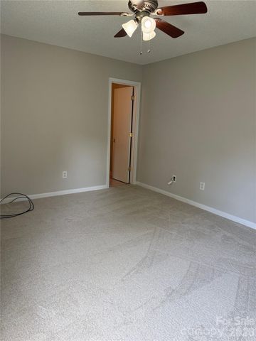 5009 OAK PASTURE Lane, Charlotte, NC 28269