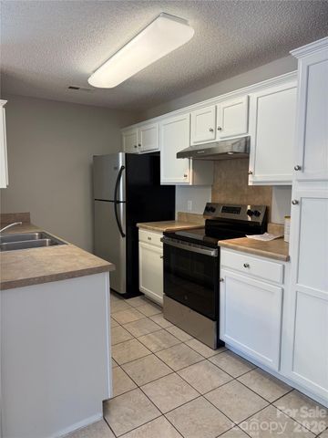 5009 OAK PASTURE Lane, Charlotte, NC 28269