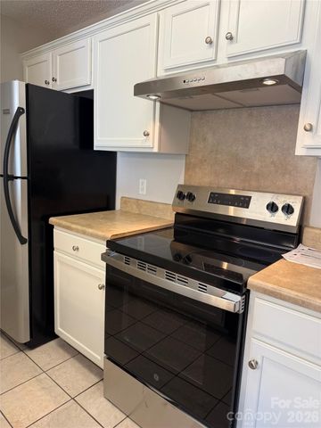 5009 OAK PASTURE Lane, Charlotte, NC 28269