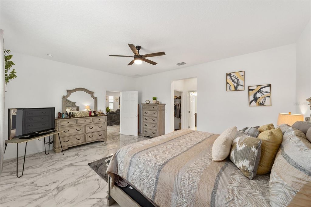 Image 15 of property listing at 7037 SW 86TH AVENUE, Ocala, FL 34481