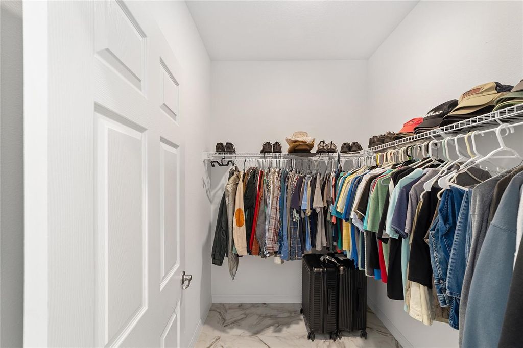 Image 17 of property listing at 7037 SW 86TH AVENUE, Ocala, FL 34481