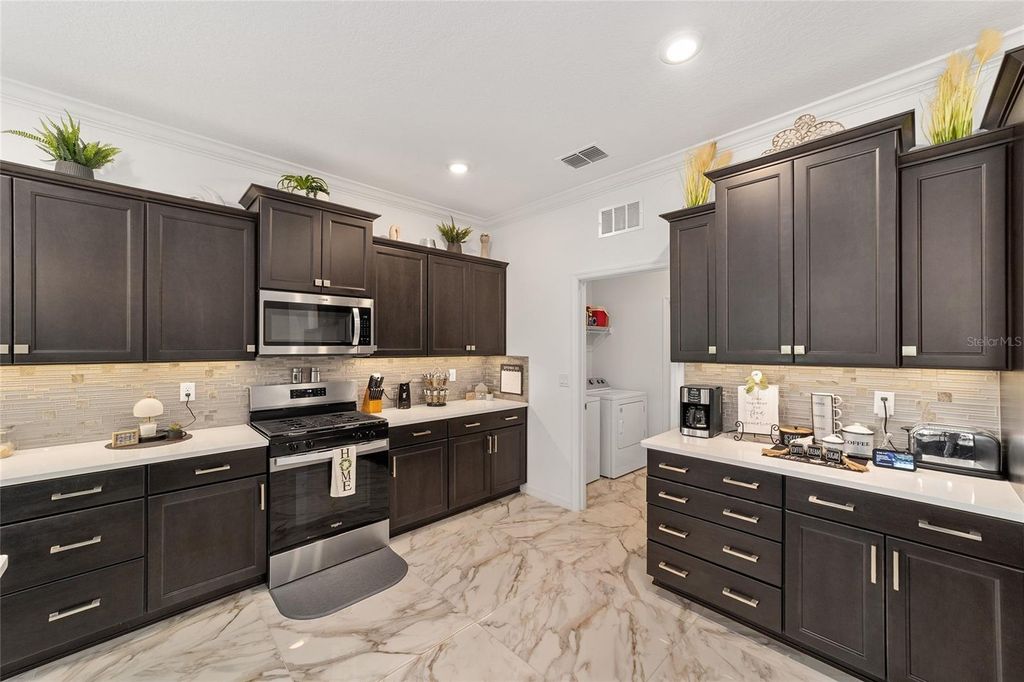 Image 8 of property listing at 7037 SW 86TH AVENUE, Ocala, FL 34481