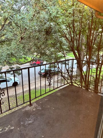 5820 Sandhurst Lane D, Dallas, TX 75206