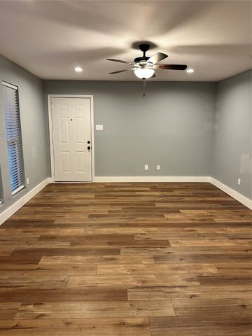 5820 Sandhurst Lane D, Dallas, TX 75206