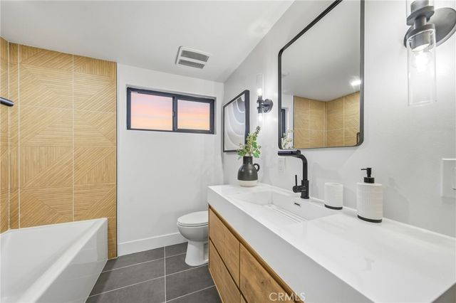 10321 Kamuela Drive, Huntington Beach, CA 92646
