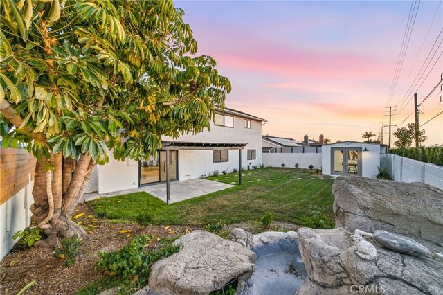 10321 Kamuela Drive, Huntington Beach, CA 92646
