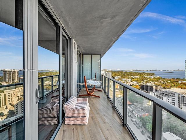 121 NE 34th St 2104, Miami, FL 33137