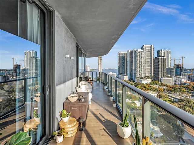 121 NE 34th St 2104, Miami, FL 33137