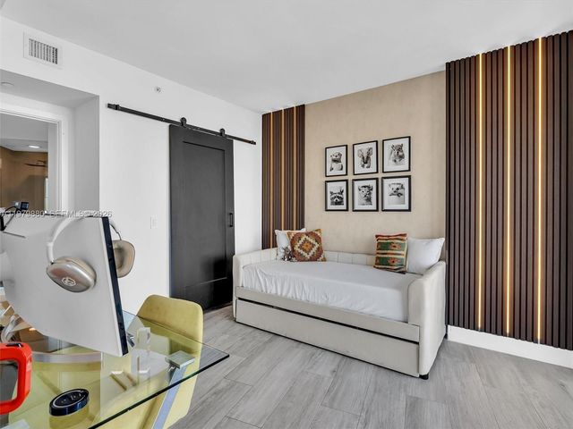 121 NE 34th St 2104, Miami, FL 33137