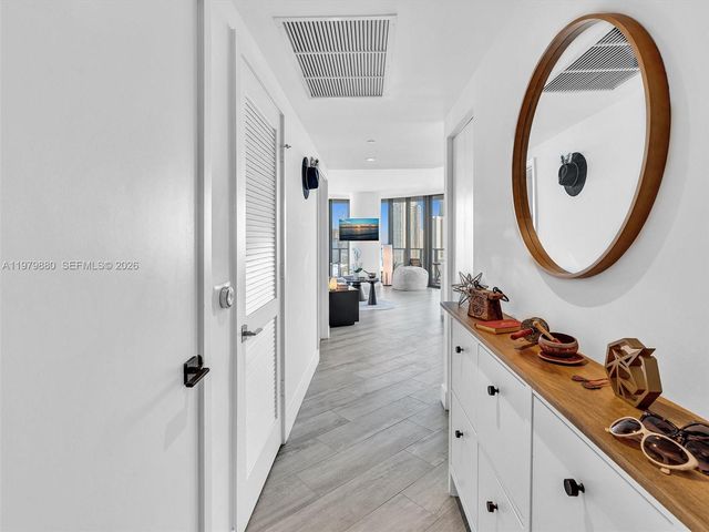 121 NE 34th St 2104, Miami, FL 33137