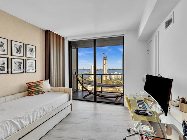 121 NE 34th St 2104, Miami, FL 33137